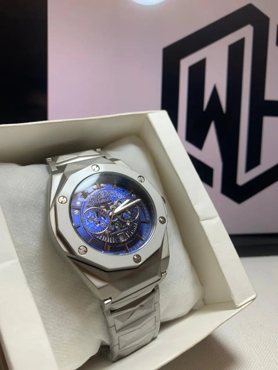Quartz machine | modern analogue watch for men