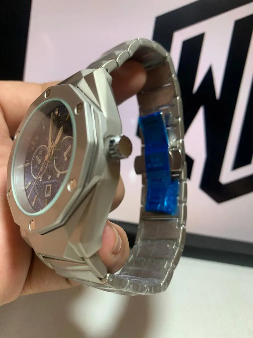 Quartz machine | modern analogue watch for men