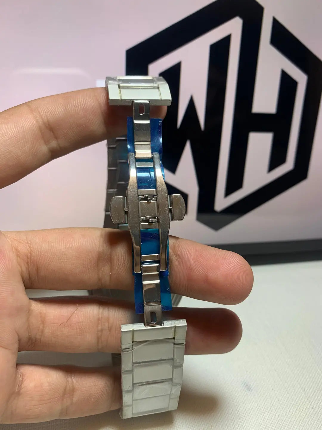 Quartz machine | modern analogue watch for men
