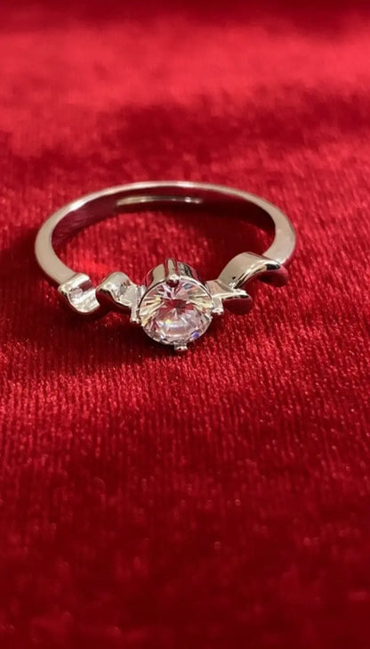 Fine Touch Artificial Diamond Ring for Ladies 👸