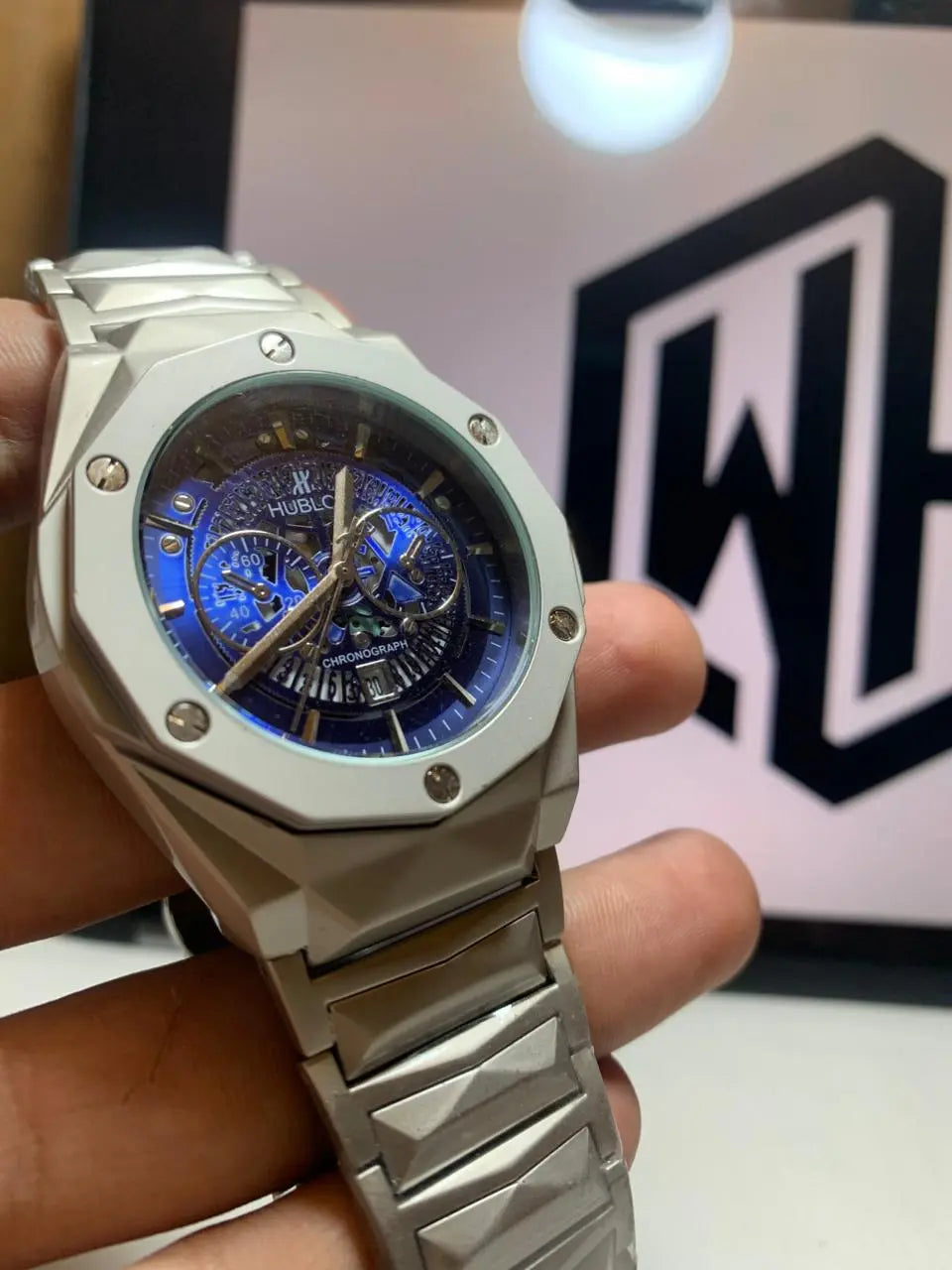 Quartz machine | modern analogue watch for men